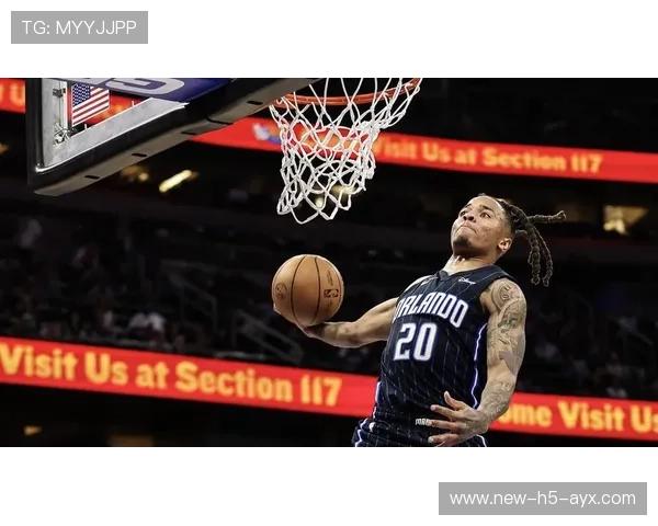 NBA巨星突破后风车暴扣，点燃全场狂潮！